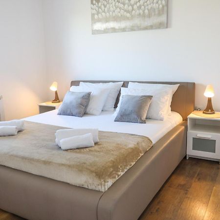 Airport Stay Apartments Surčin Dış mekan fotoğraf