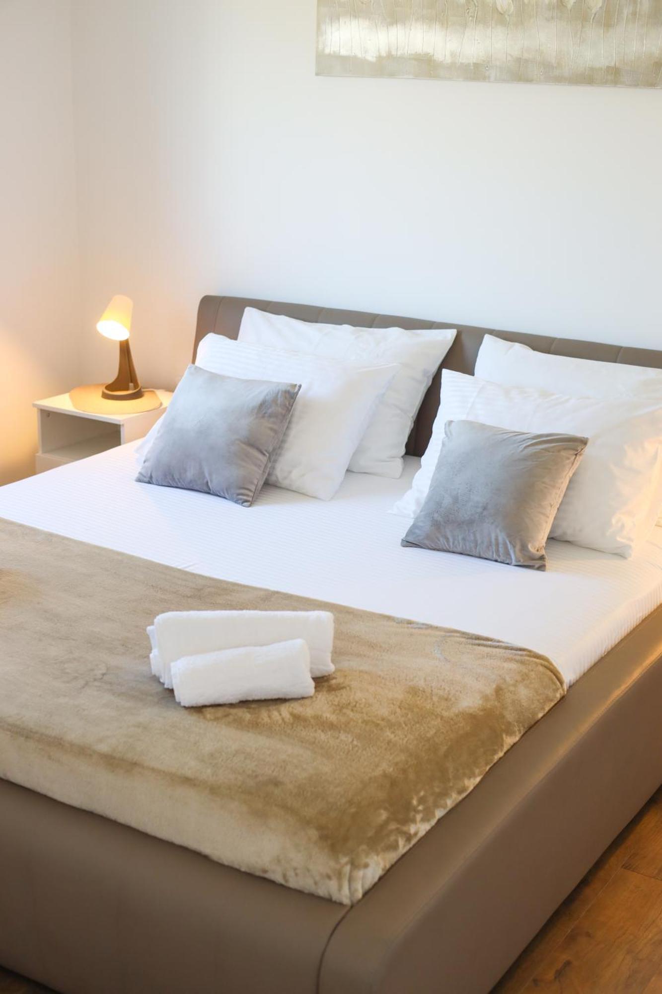 Airport Stay Apartments Surčin Dış mekan fotoğraf